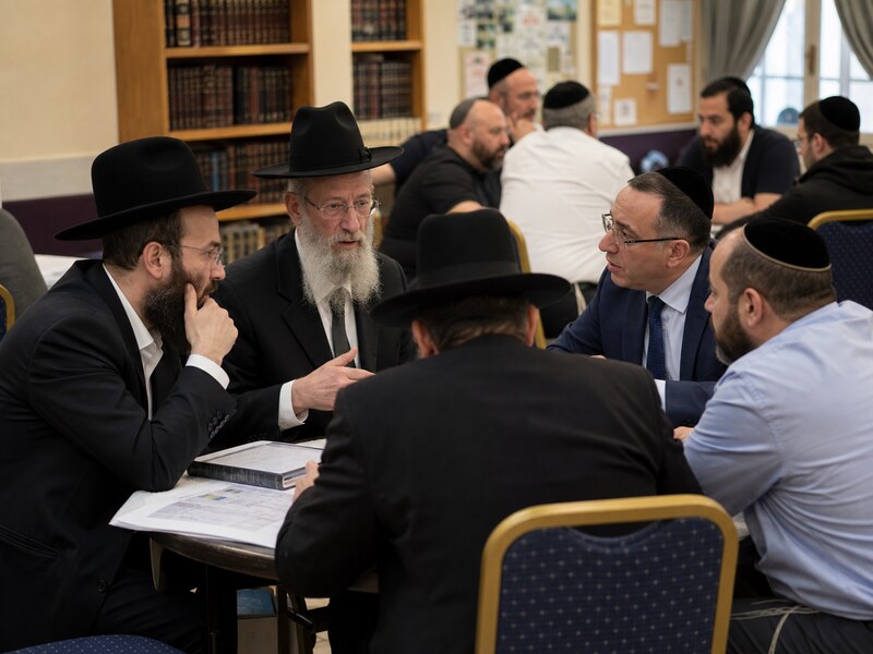 מפגש קהילתי דתי ומוניציפלי שבו פעילים ונציגי ציבור דנים בהשתתפות ובהכללה פוליטית